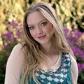 Amanda Seyfried Berpose untuk Majalah Teen Vogue