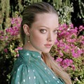 Amanda Seyfried Berpose untuk Majalah Teen Vogue