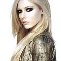 Avril Lavigne Berpose untuk Majalah Flare