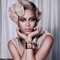 Beyonce Knowles Berpose untuk Majalah Vogue Italia