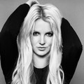 Britney Spears Berpose untuk Majalah 'Out'