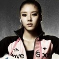 Son Dam Bi Berpose untuk Promo Descente Fashion