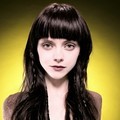Christina Ricci Berpose untuk 'The La Book'
