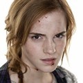 Emma Watson Berpose untuk Promo 'Harry Potter and the Deathly Hallows: Part I'