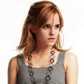 Emma Watson Berpose untuk Promo 'People Tree' Fashion