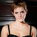 Emma Watson Berpose untuk Women's Wear Daily