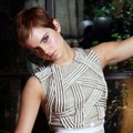 Emma Watson Berpose untuk Women's Wear Daily