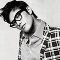 Lee Byung Hun Berpose untuk Majalah High Cut