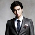 Lee Jang Woo Berpose untuk Promo TNGT Katalog Fashion