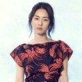 Lee Yeon Hee Berpose untuk Majalah Harper's Bazaar
