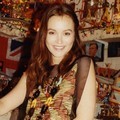 Leighton Meester Berpose untuk Promo Iklan Missoni Fashion