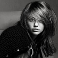 Miley Cyrus Berpose untuk Majalah Elle