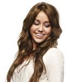Miley Cyrus Berpose untuk Promo 'Max Azria' Katalog Fashion