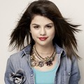 Selena Gomez Berpose untuk Majalah Seventeen