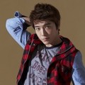 Photoshoot Lee Donghae Untuk Katalog Fashion BENCH