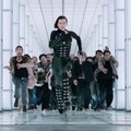 Alice Saat Dikejar Ratusan Zombie