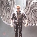 Justin Bieber Tampil Dengan Menggunakan Sling