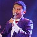 Gading Marten Saat Menjadi Host Inbox Awards SCTV 2012