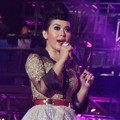 Penampilan Syahrini di Inbox Awards SCTV 2012