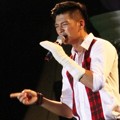 Penampilan Tim Hwang di Konser 'Saranghapnida'