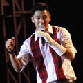 Penampilan Tim Hwang di Konser 'Saranghapnida'