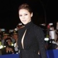 Park Si Yeon di Red Carpet Busan Film Festival 2012