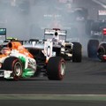 Tabrakan Yang Terjadi Antara Jenson Button dan Kamui Kobayashi