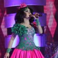 Syahrini Memeriahkan Grand Final Miss Celebrity Indonesia 2012
