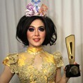 Syahrini Dinobatkan Sebagai Celebrity of The Year 2012