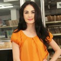 Arumi Bachsin Saat Syuting Sinetron 'Nyong Mutiara Hitam'