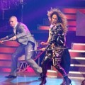 Aksi JLo Saat Membawakan 'Dance Again'