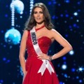 Miss Mexico, Karina Gonzalez, dalam Sesi Gaun Malam