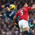 Duel Rio Ferdinand vs Steven Fletcher
