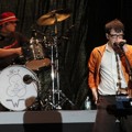 Penampilan Weezer di Konser 'Blue Album Night'