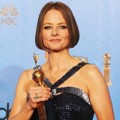 Jodie Foster Raih Piala Cecil B. DeMille Award