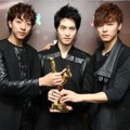 CN Blue Raih Trofi Malaysia Most Favorite Star Award