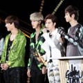 EXO-K Raih Trofi Rookie Award