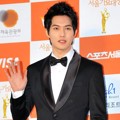 Lee Jong Hyun CN Blue di Red Carpet Seoul Music Awards ke-22
