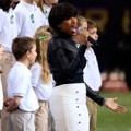 Jennifer Hudson Bawakan Lagu 'America the Beautiful'