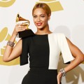 Beyonce Knowles Raih Piala Best Traditional R&B Performance
