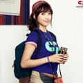 Victoria f(x) di Iklan Produk Center Pole