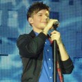 Louis Tomlinson di Konser Tur 'Take Me Home'