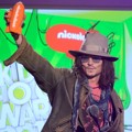 Johnny Depp Raih Piala Favorite Movie Actor