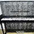 Patung Kancing Berbentuk Piano