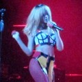Penampilan Rihanna di Konser Tur 'Diamonds'
