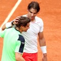 David Ferrer Bersalaman dengan Rafael Nadal
