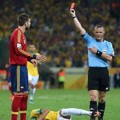 Gerard Pique Mendapatkan Kartu Merah Setelah Menjatuhkan Neymar