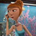 Lucy Berbicara Melalui Telepon