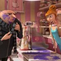 Muka Gru Terkena Cipratan Selai