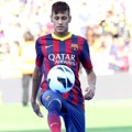 Aksi Neymar Saat Diperkenalkan Sebagai Pemain Baru Barcelona
